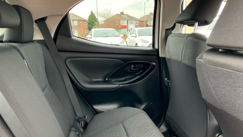 Toyota Yaris 1.5 Hybrid Design 5dr CVT Hybrid Hatchback
